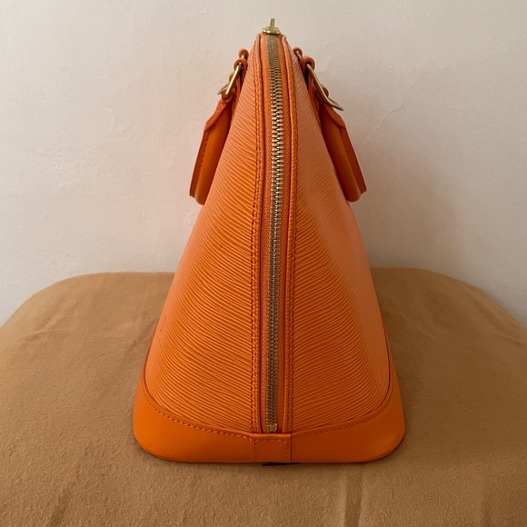 LOUIS VUITTON VINTAGE EPI MANDARIN ALMA - Picture 14 of 15